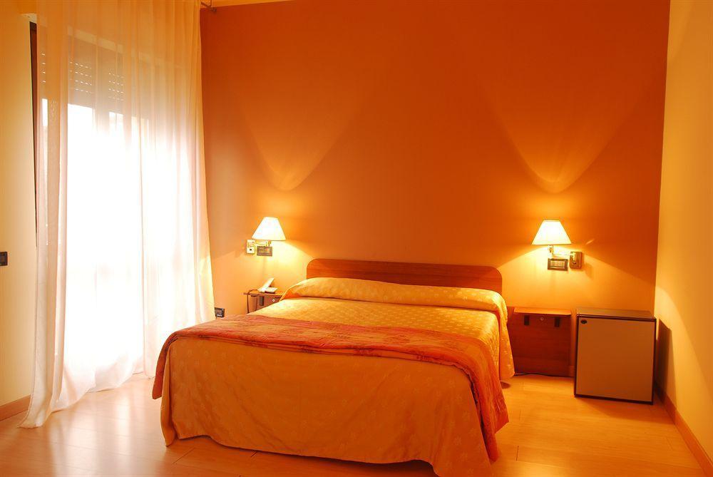 Nuovo Hotel Vigevano Ngoại thất bức ảnh